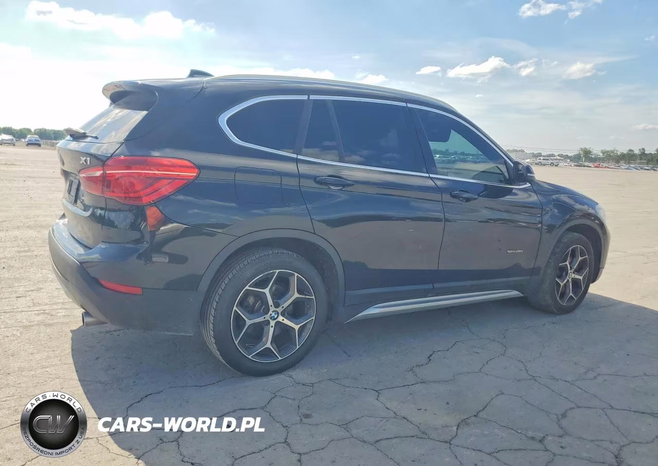 2018 BMW X1 Sdrive28I VIN:WBXHU7C32J5H41735 - 3