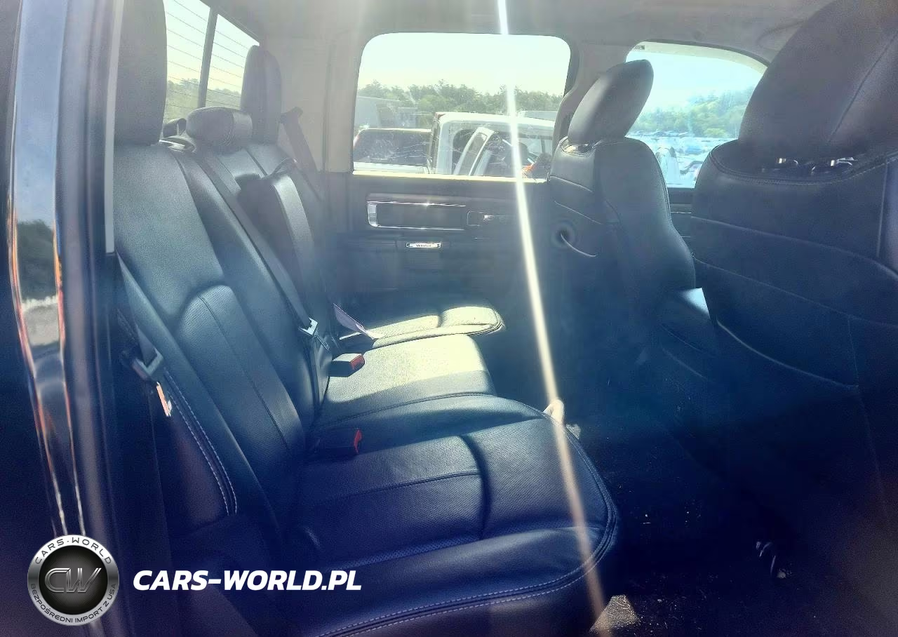 2018 Ram 1500 Laramie VIN:1C6RR7NM1JS258297 - 10