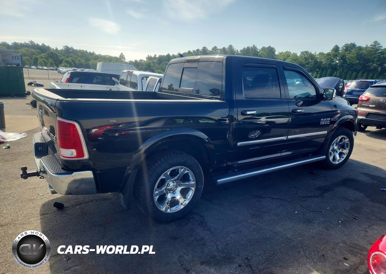 2018 Ram 1500 Laramie VIN:1C6RR7NM1JS258297 - 3