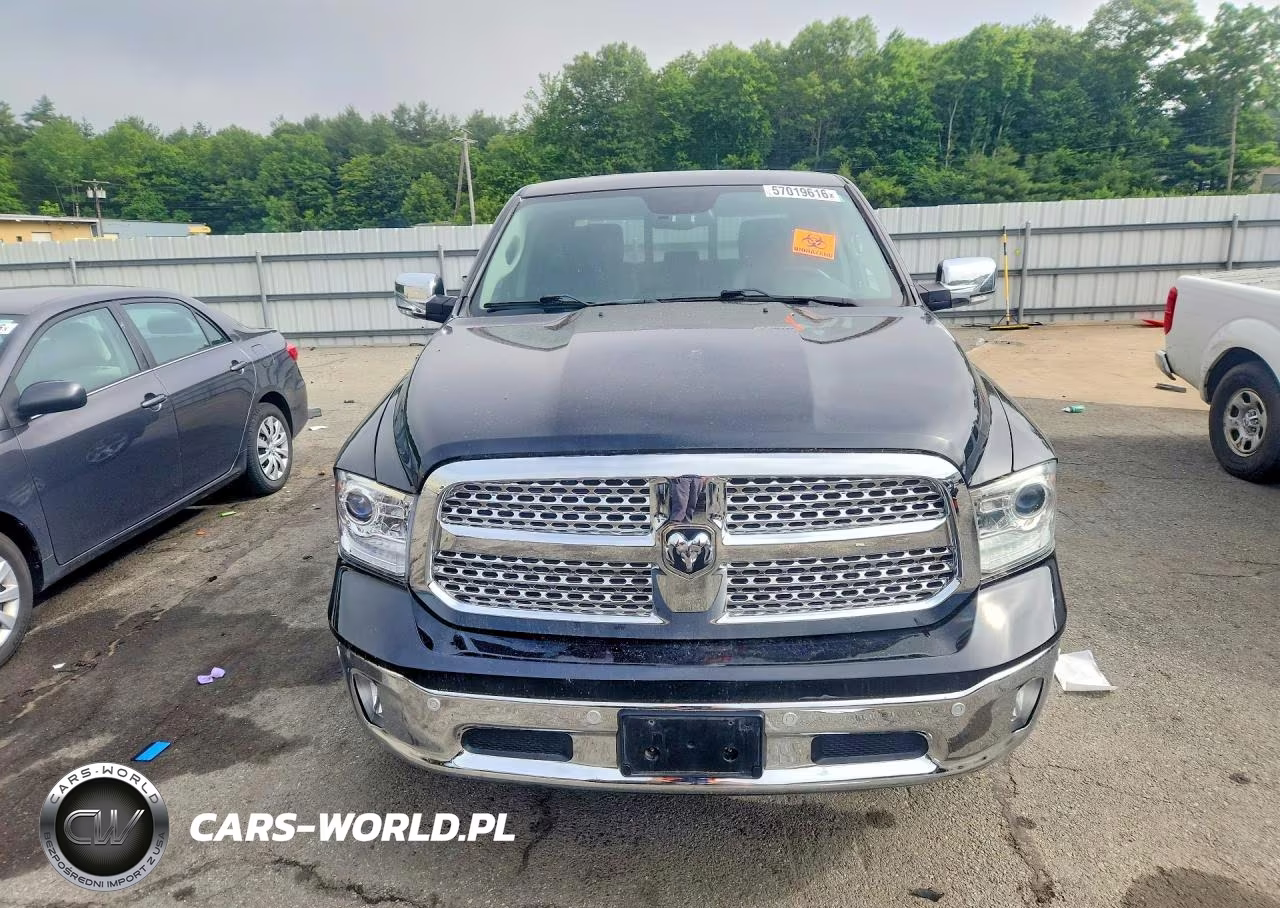 2018 Ram 1500 Laramie VIN:1C6RR7NM1JS258297 - 5