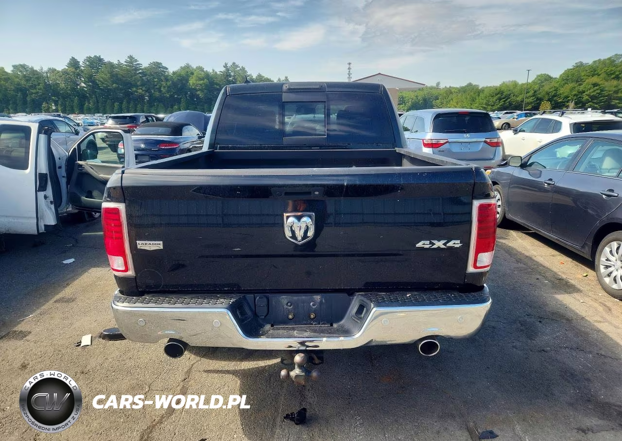 2018 Ram 1500 Laramie VIN:1C6RR7NM1JS258297 - 6