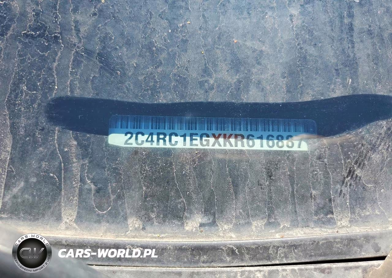 2019 Chrysler Pacifica Touring L Plus VIN:2C4RC1EGXKR616887 - 13