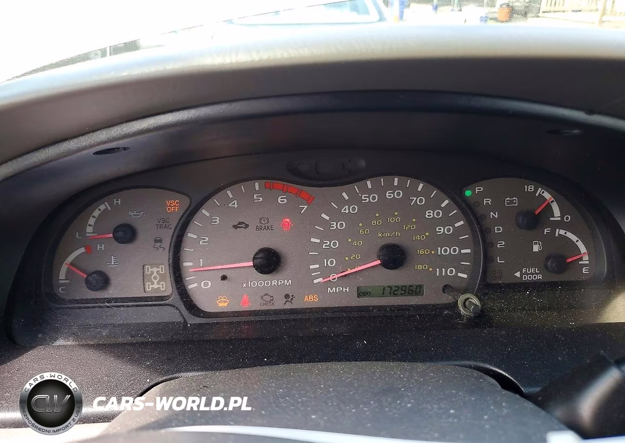 2004 Toyota Sequoia Sr5 VIN:5TDBT44A84S206888 - 9