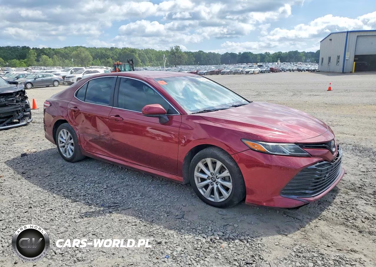 2018 Toyota Camry Le VIN:4T1B11HK1JU522336 - 4