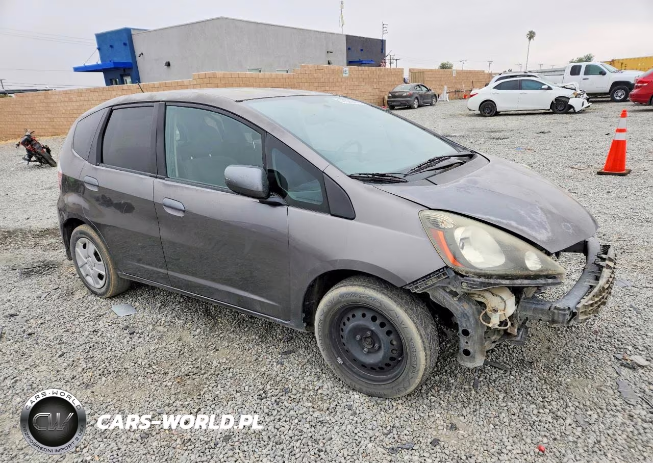 2013 Honda Fit VIN:JHMGE8H36DC056637 - 4