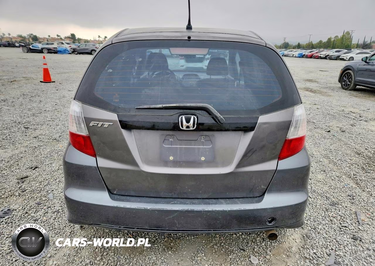 2013 Honda Fit VIN:JHMGE8H36DC056637 - 6