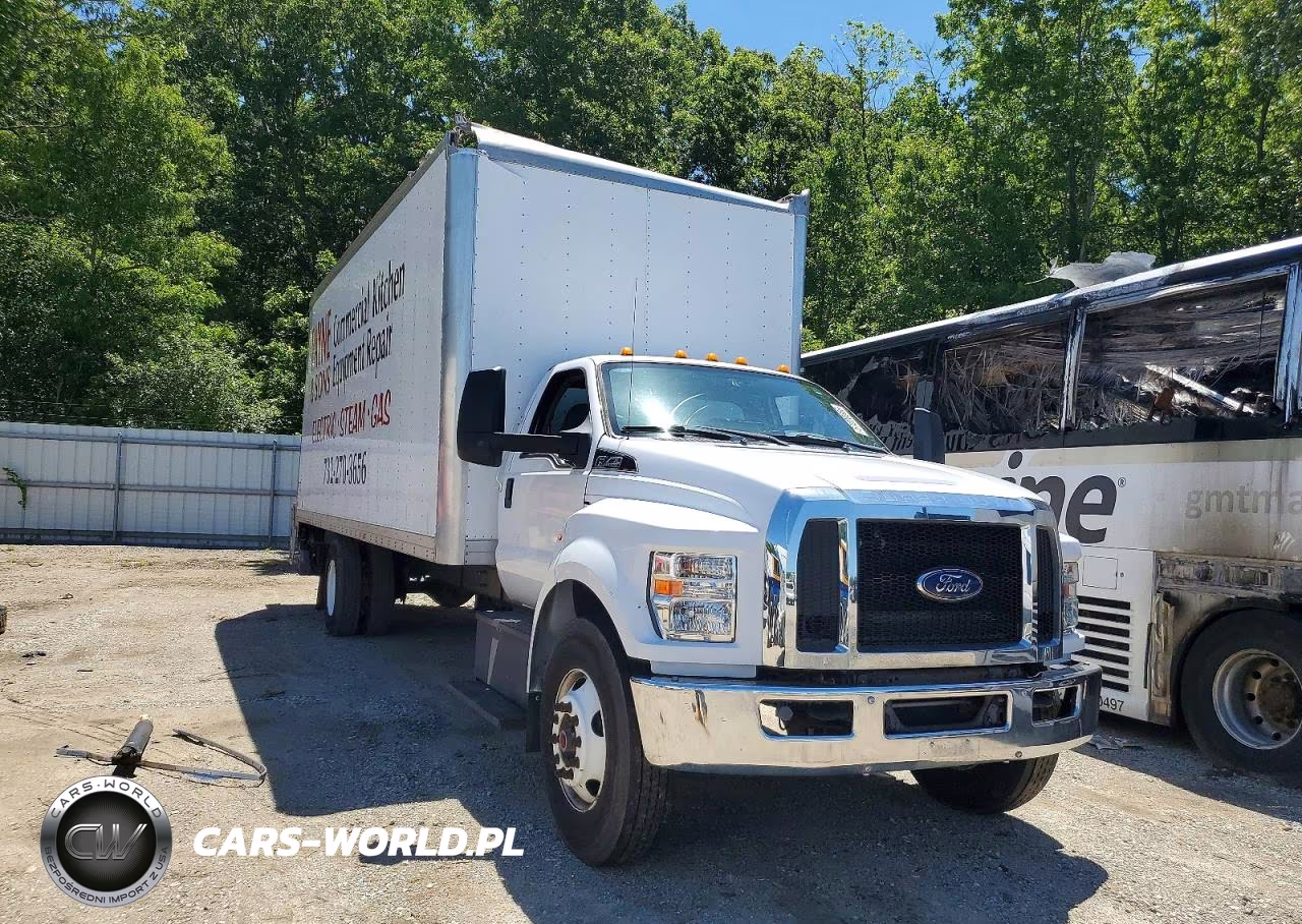2018 Ford F750 Super Duty Box Truck