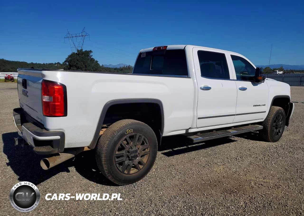2015 GMC Sierra K2500 Denali VIN:1GT120E85FF665186 - 3