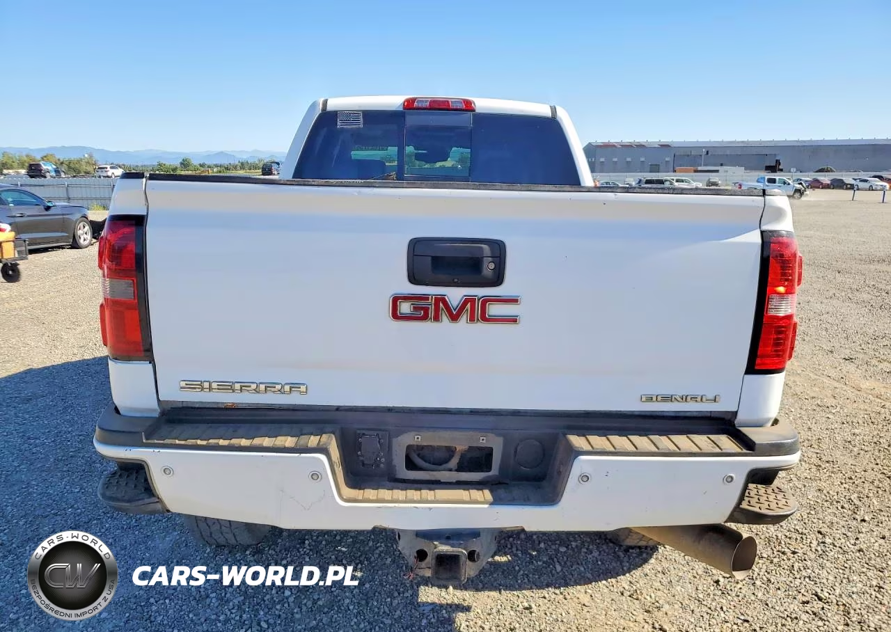 2015 GMC Sierra K2500 Denali VIN:1GT120E85FF665186 - 6