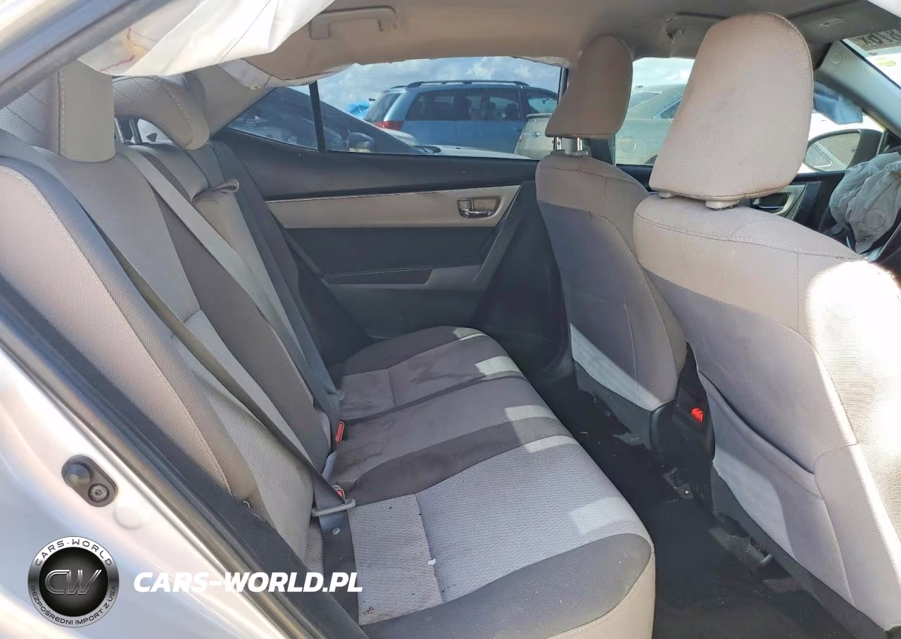 2018 Toyota Corolla Le VIN:5YFBURHE7JP767997 - 10