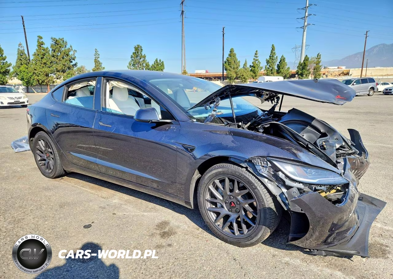 2024 Tesla Model 3 VIN:5YJ3E1EB5RF832382 - 4