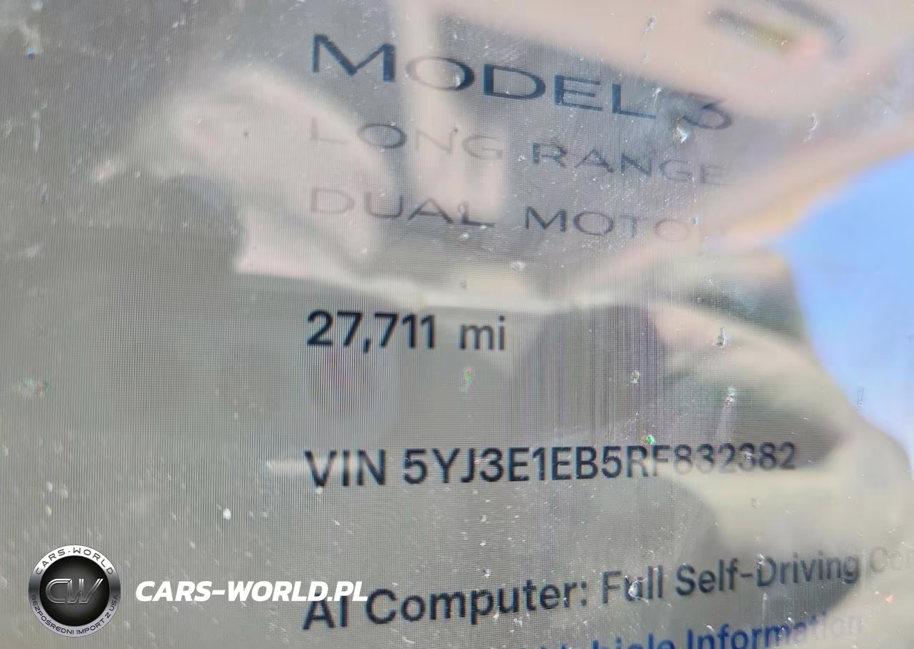 2024 Tesla Model 3 VIN:5YJ3E1EB5RF832382 - 9