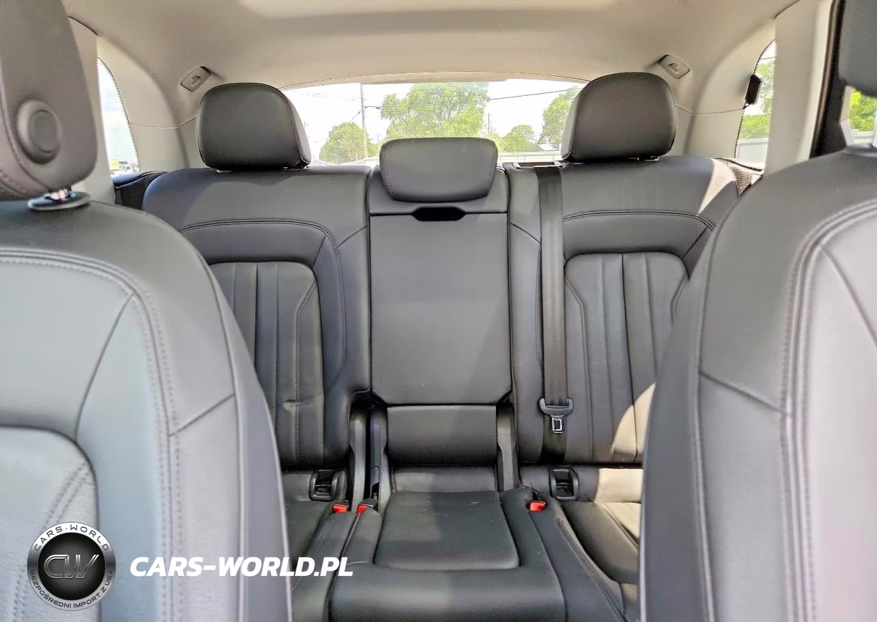 2019 Audi Q5 Premium Plus VIN:WA1BNAFYXK2122671 - 10