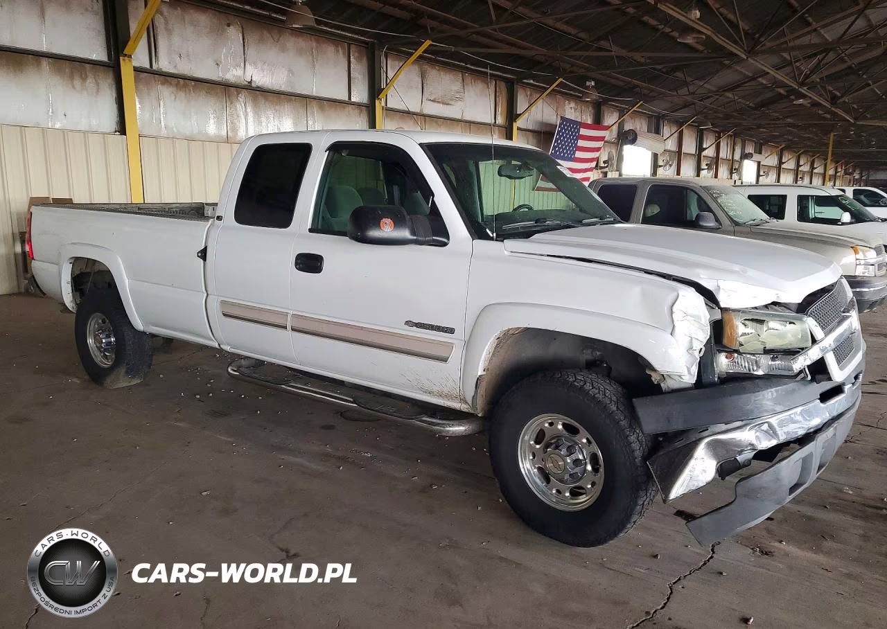2003 Chevrolet Silverado C2500 Heavy Duty VIN:1GCHC29G03E366960 - 4
