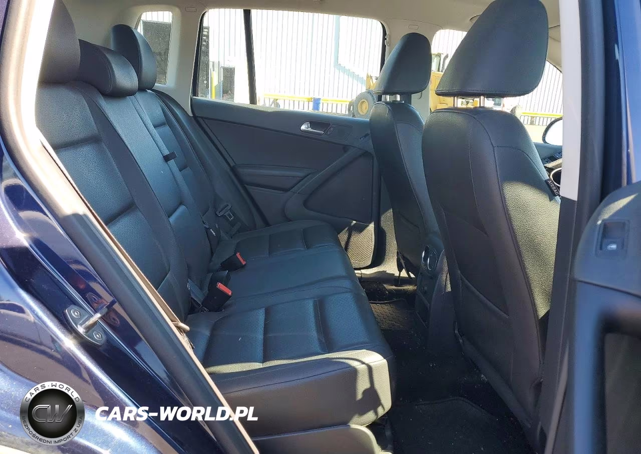 2016 Volkswagen Tiguan S VIN:WVGBV7AX9GW597859 - 10