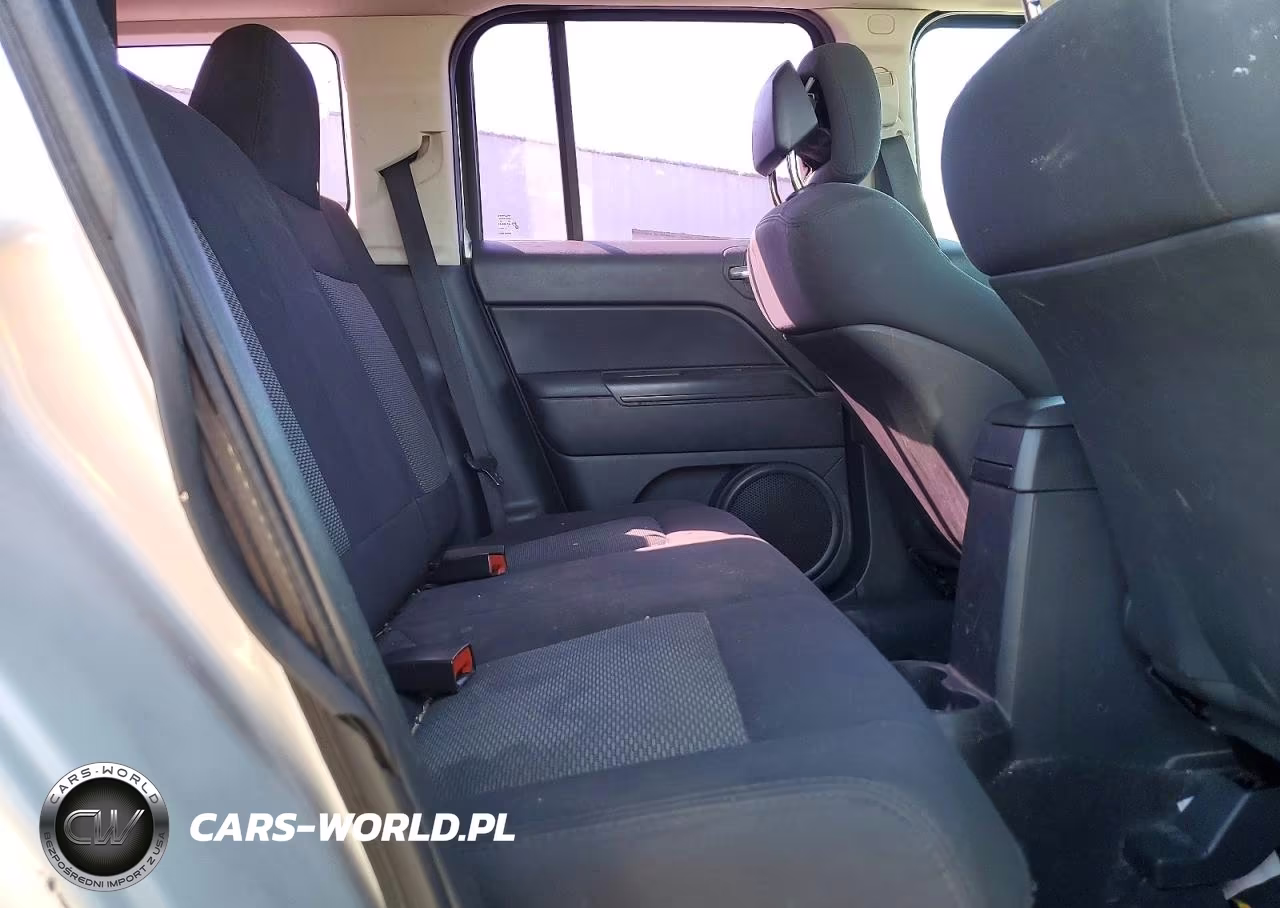 2010 Jeep Patriot Sport VIN:1J4NT2GB8AD660050 - 10