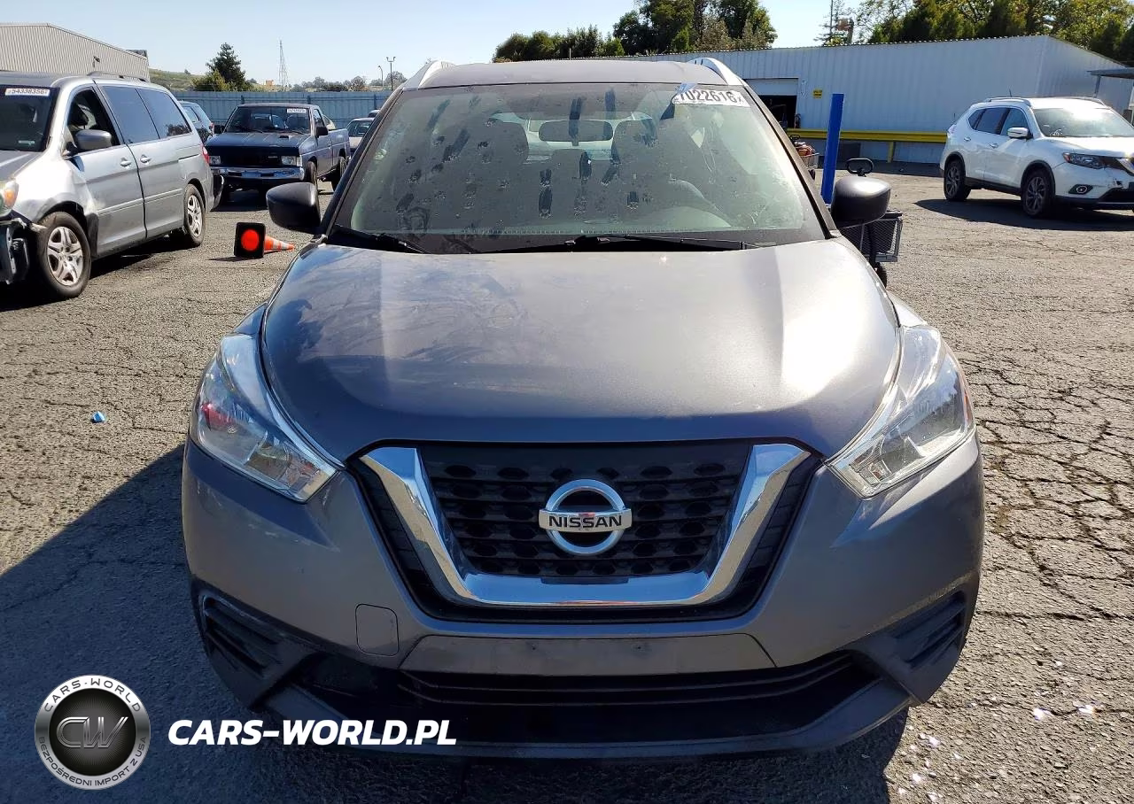 2019 Nissan Kicks S VIN:3N1CP5CU7KL471074 - 5