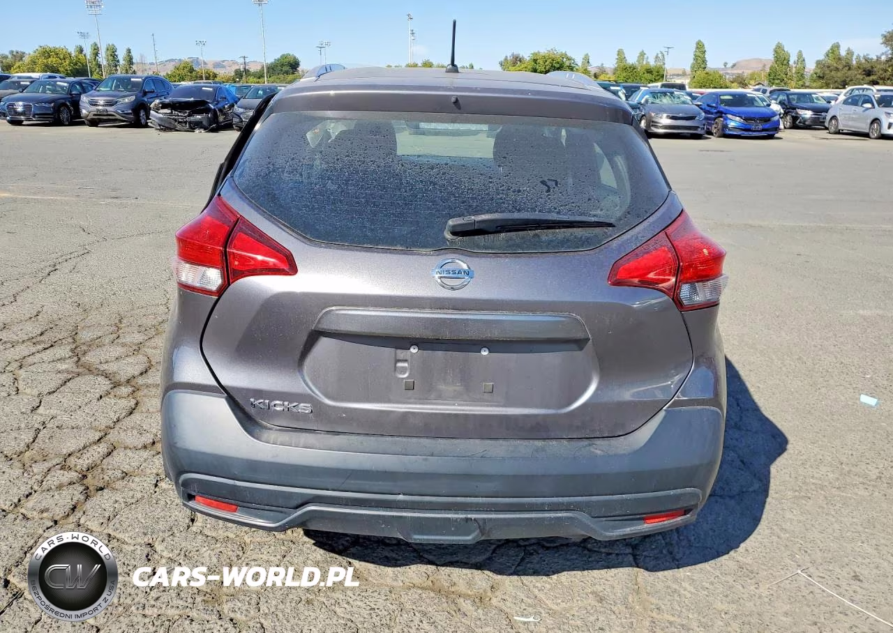 2019 Nissan Kicks S VIN:3N1CP5CU7KL471074 - 6