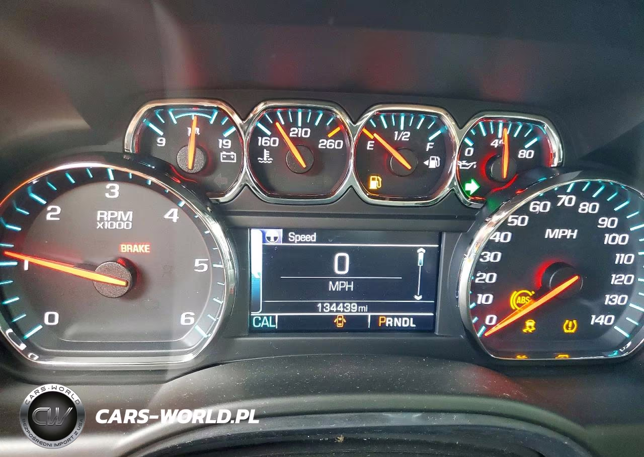 2018 Chevrolet Tahoe C1500 Lt VIN:1GNSCBKC2JR365769 - 9