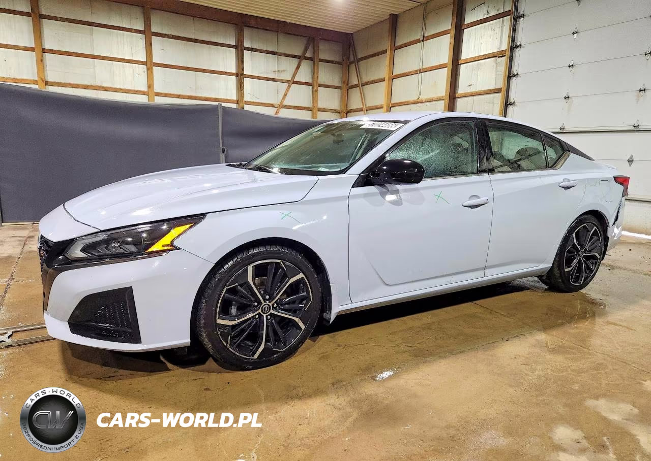 2023 Nissan Altima Sr – zdjęcie 1 z 12