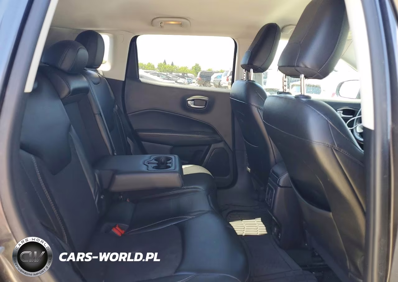 2018 Jeep Compass Latitude VIN:3C4NJCBB6JT466555 - 10