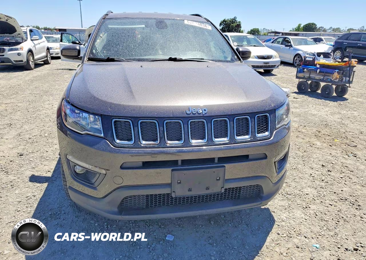 2018 Jeep Compass Latitude VIN:3C4NJCBB6JT466555 - 5