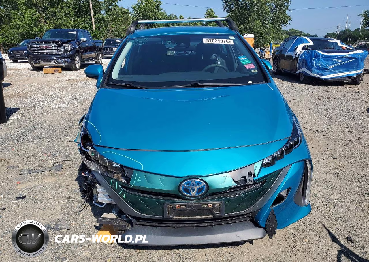 2017 Toyota Prius Prime Plus VIN:JTDKARFP6H3045498 - 5