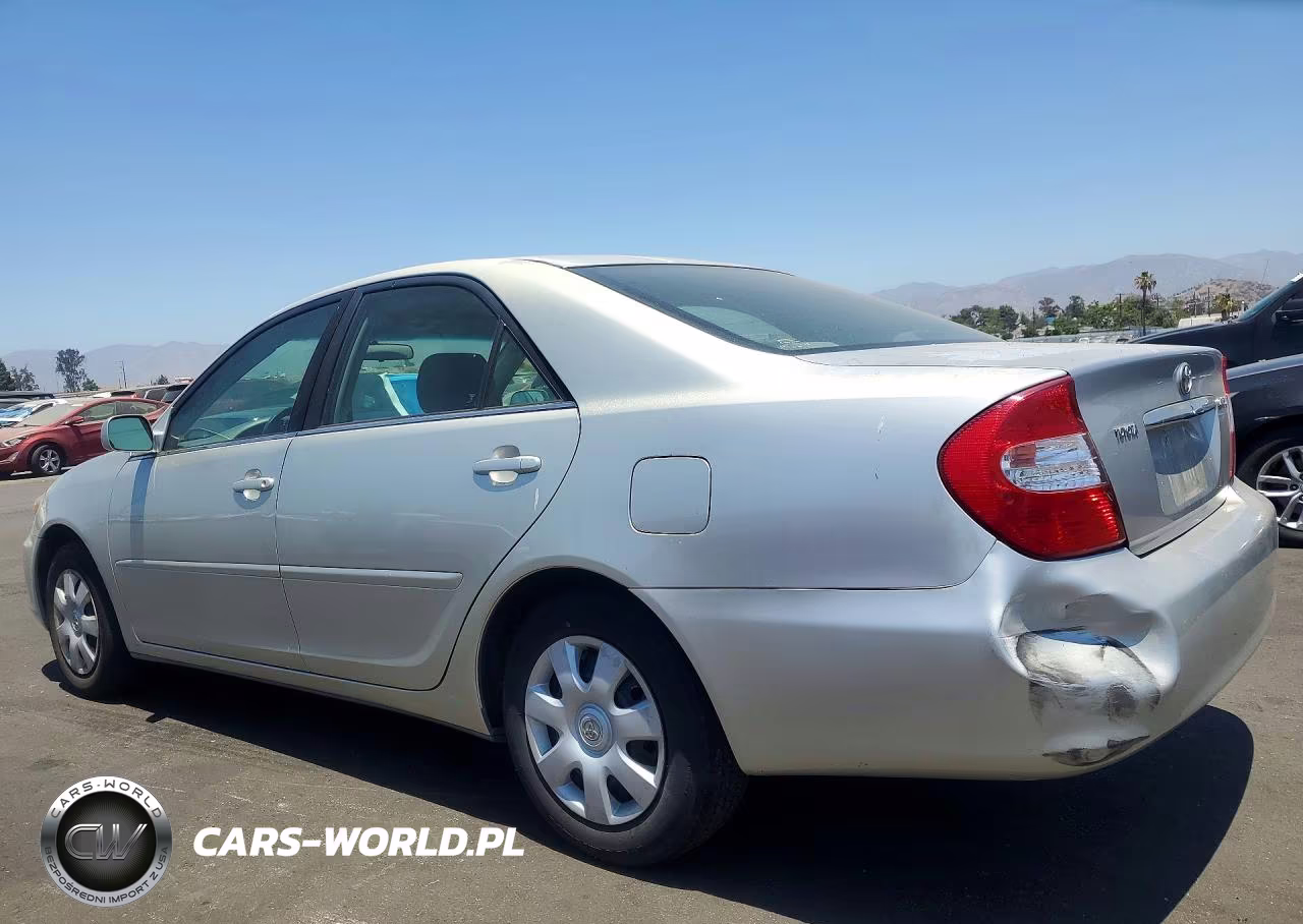 2002 Toyota Camry Le VIN:4T1BE30K82U006147 - 2