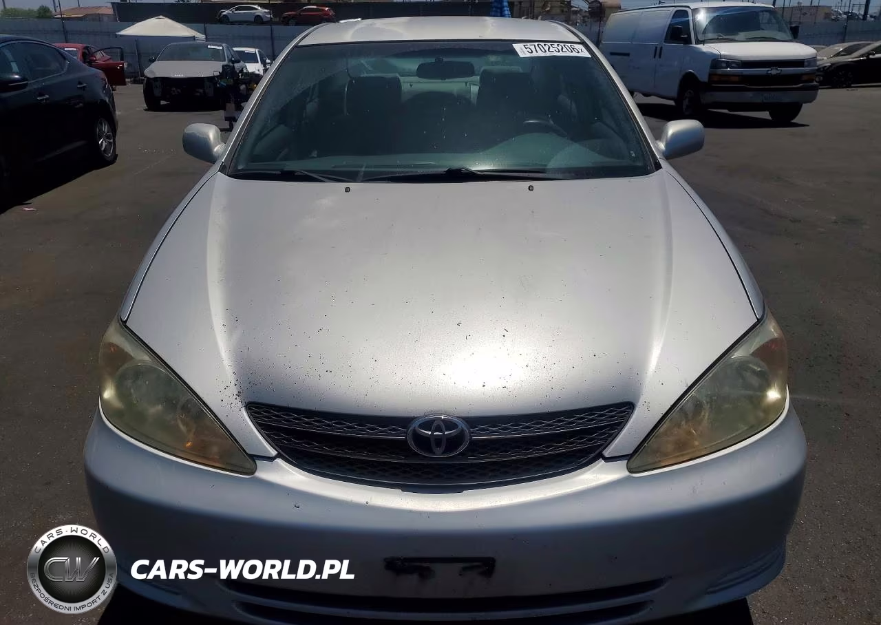 2002 Toyota Camry Le VIN:4T1BE30K82U006147 - 5