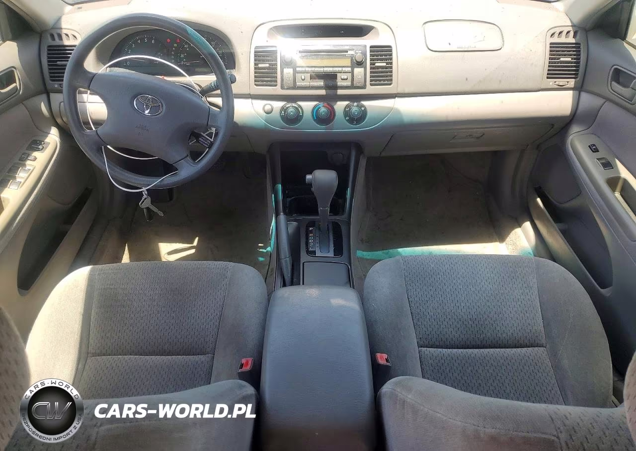 2002 Toyota Camry Le VIN:4T1BE30K82U006147 - 8