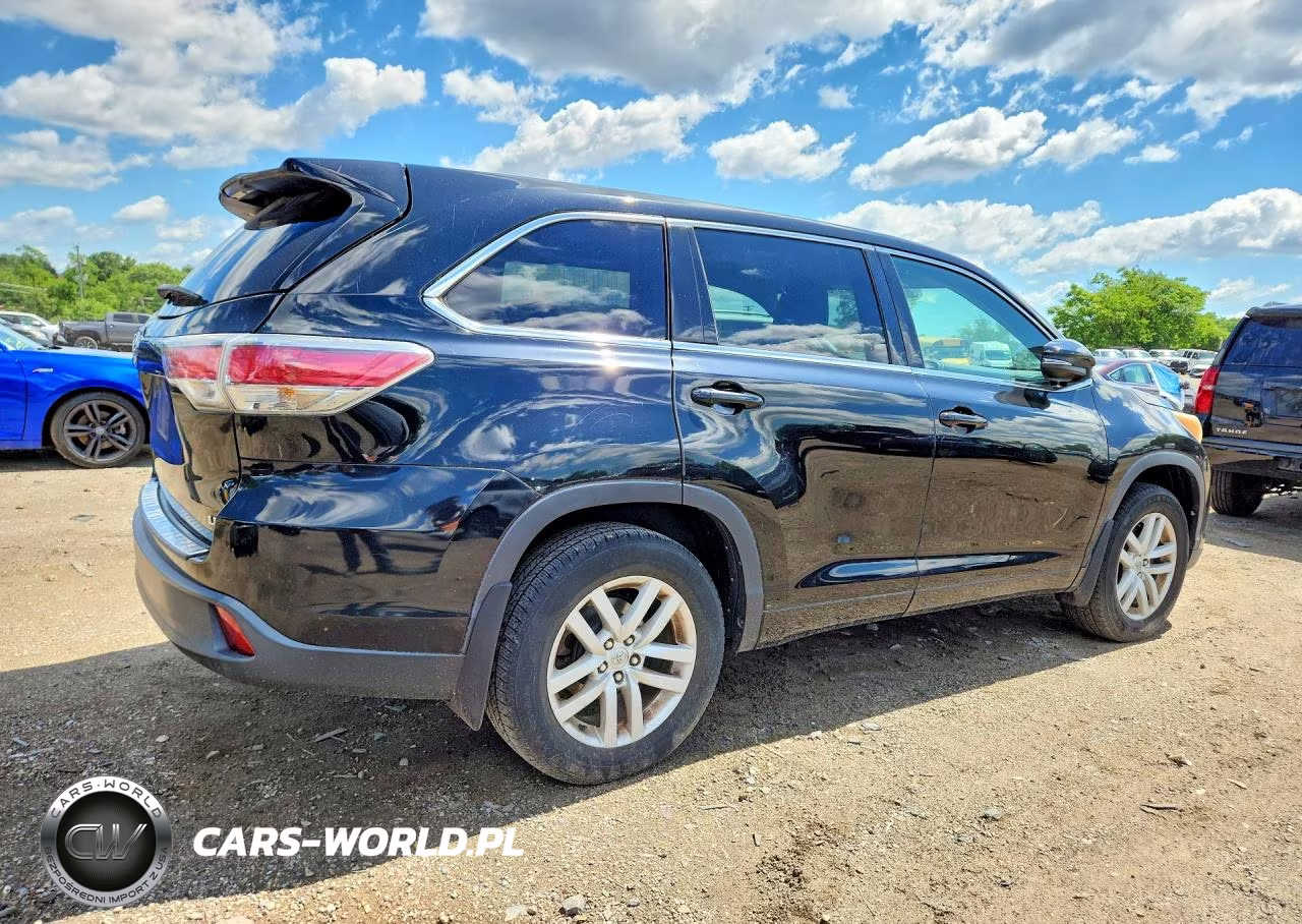 2015 Toyota Highlander Le VIN:5TDZARFH8FS011775 - 3