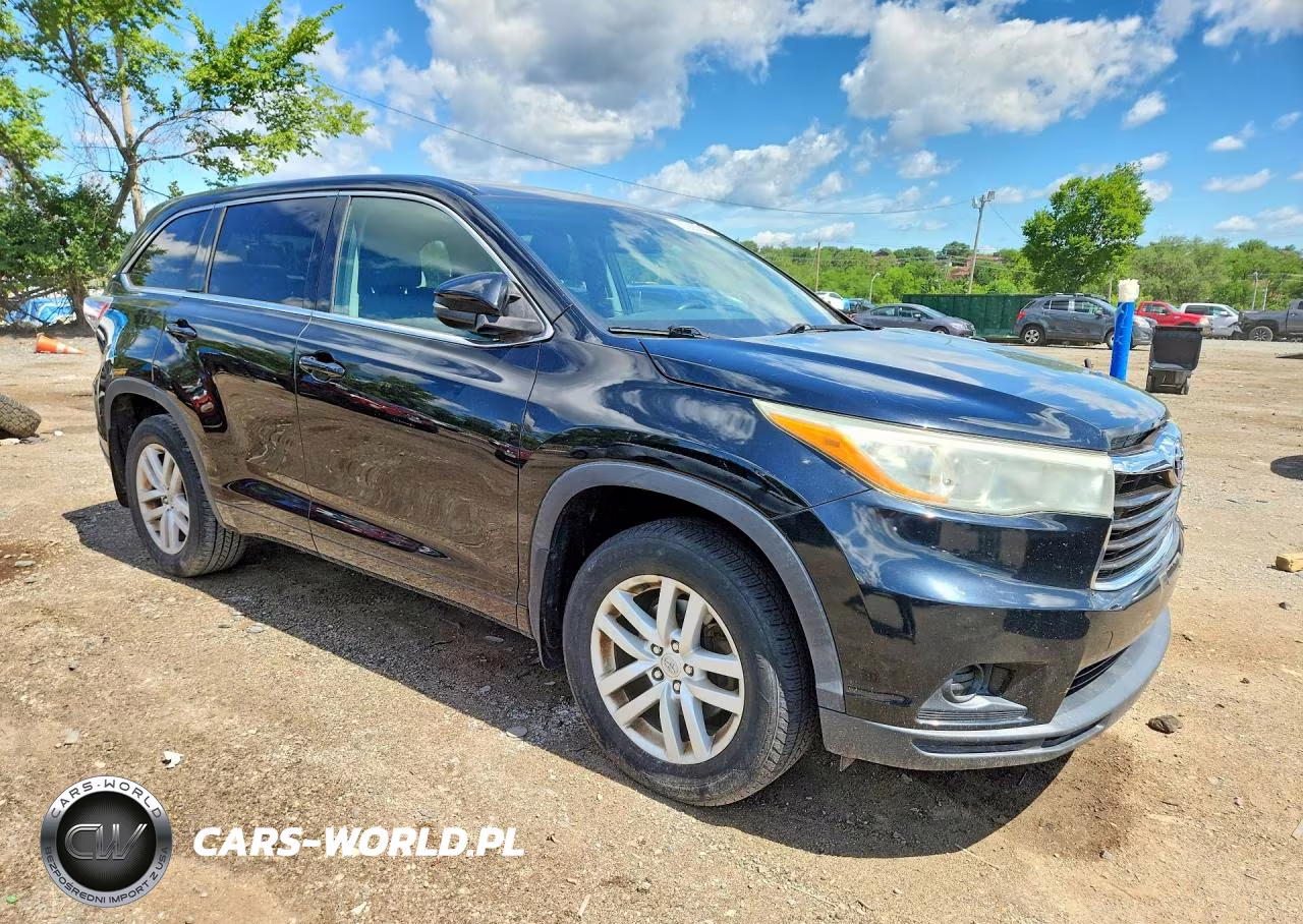 2015 Toyota Highlander Le VIN:5TDZARFH8FS011775 - 4