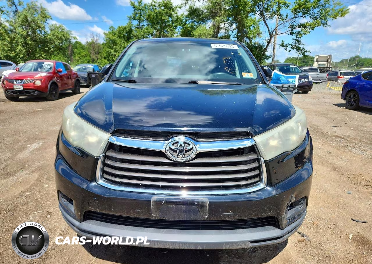 2015 Toyota Highlander Le VIN:5TDZARFH8FS011775 - 5