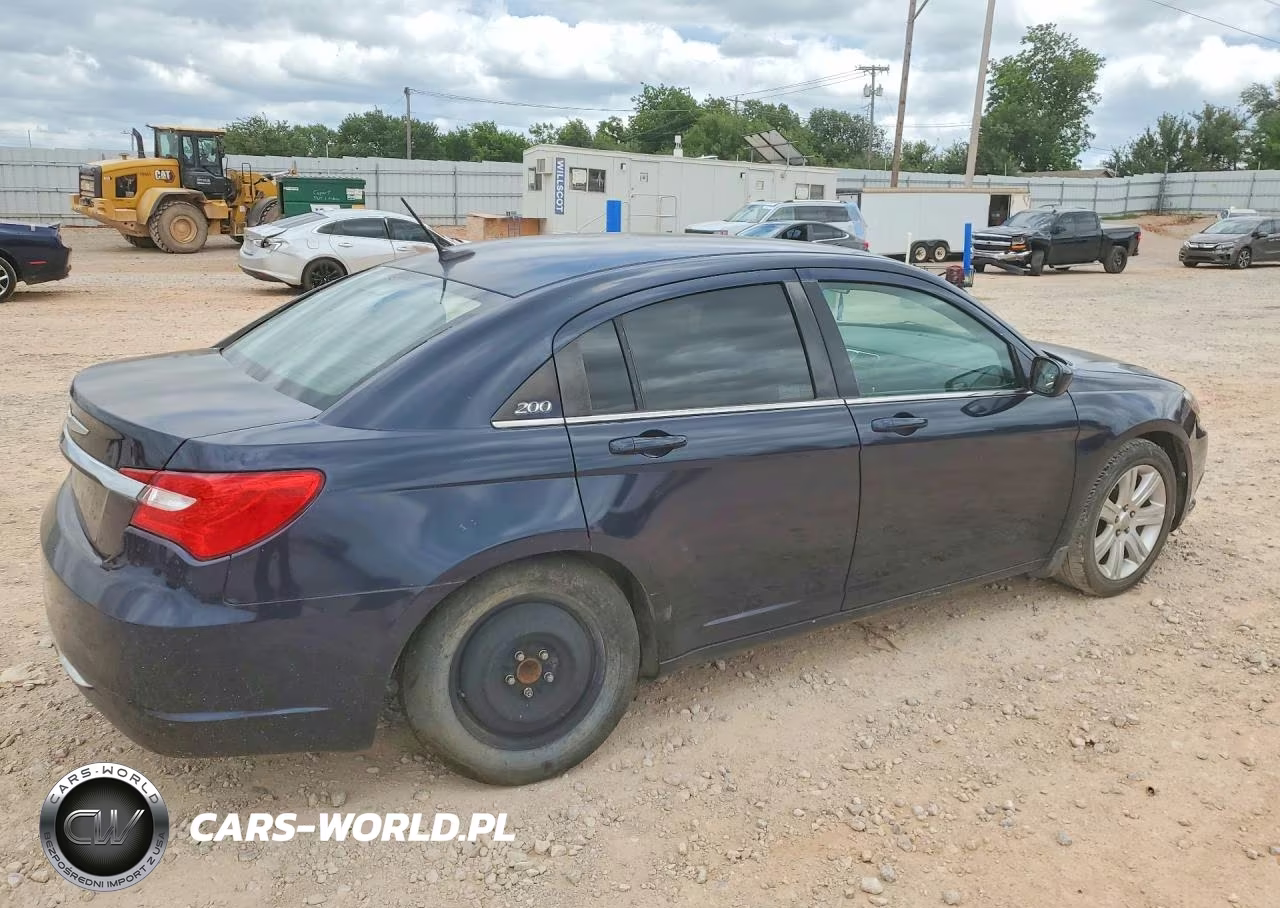 2014 Chrysler 200 Touring VIN:1C3CCBBB6EN165144 - 3
