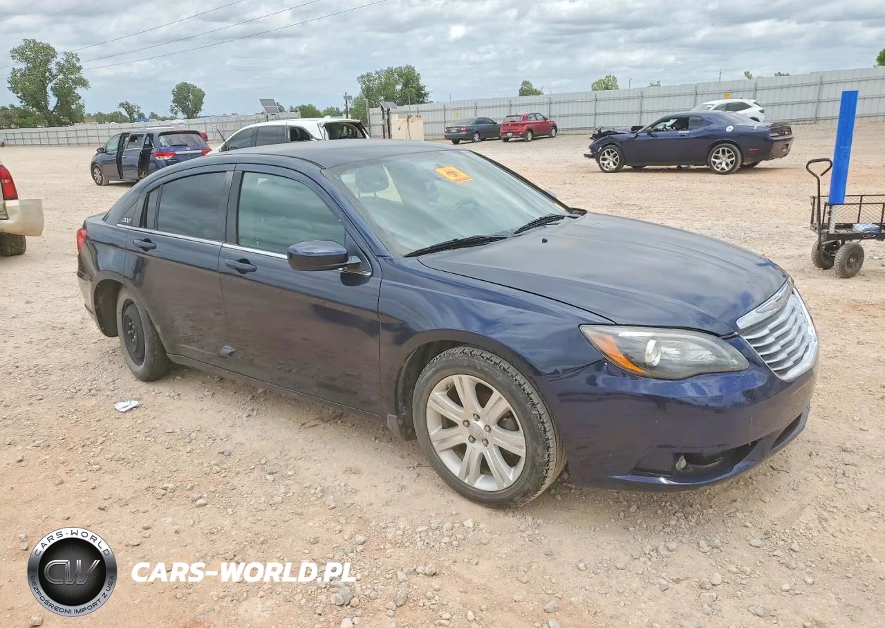 2014 Chrysler 200 Touring VIN:1C3CCBBB6EN165144 - 4