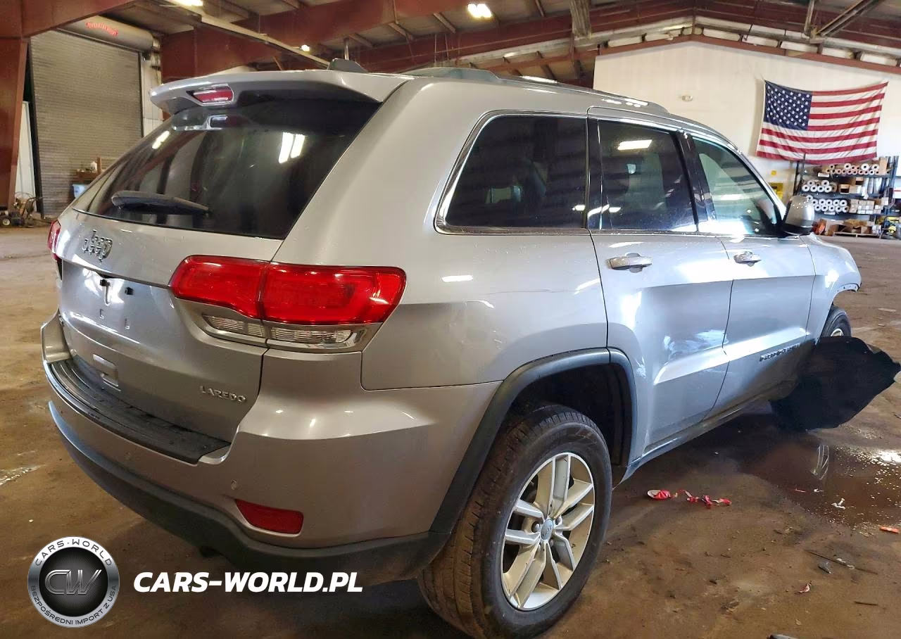 2018 Jeep Grand Cherokee Laredo VIN:1C4RJFAGXJC200175 - 3