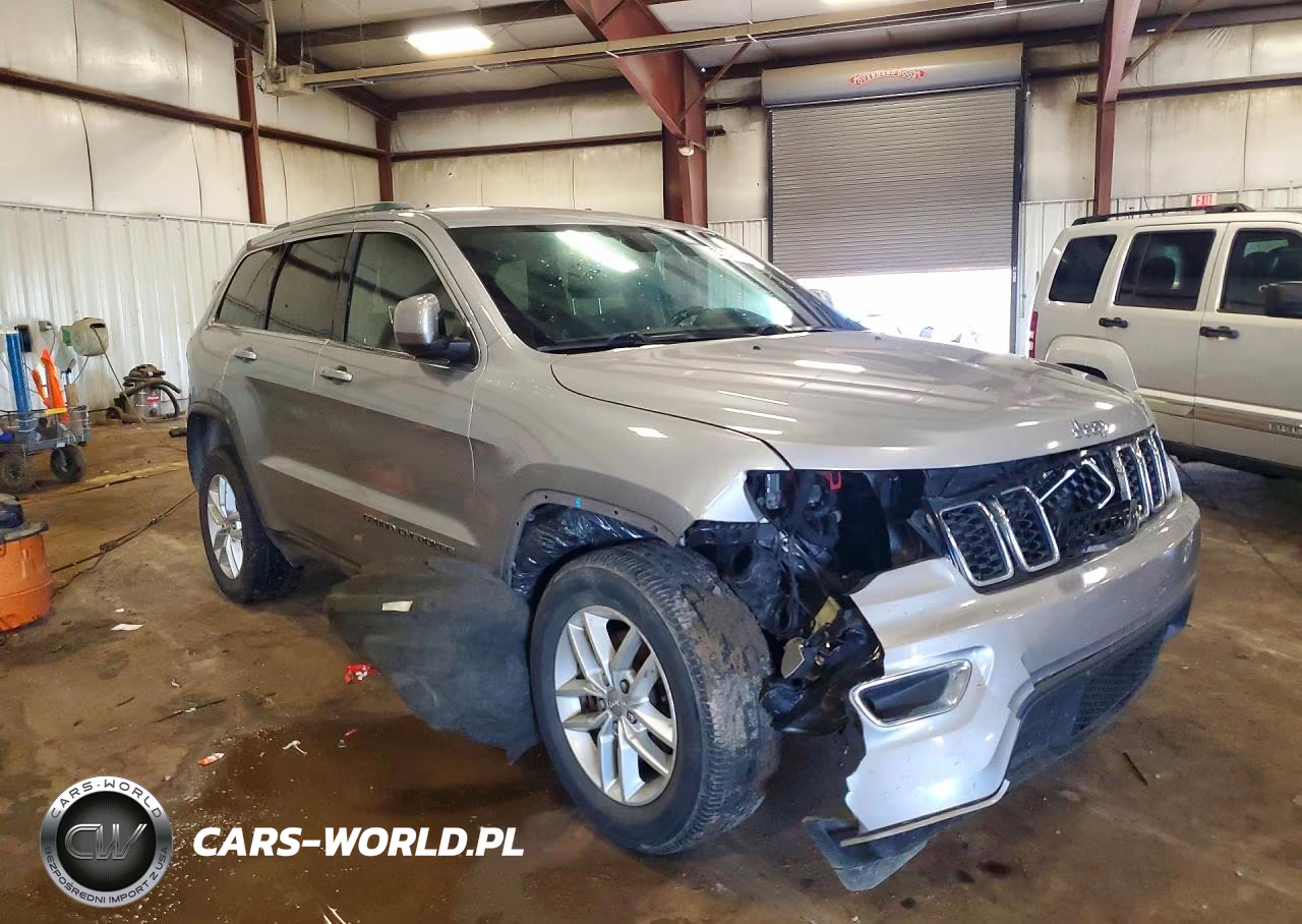 2018 Jeep Grand Cherokee Laredo VIN:1C4RJFAGXJC200175 - 4