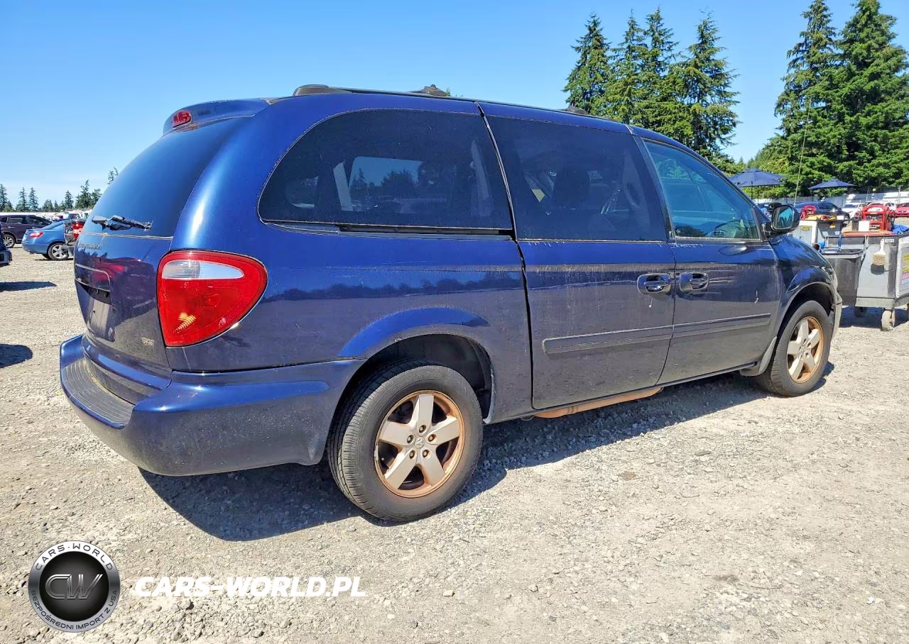 2005 Dodge Grand Caravan Sxt VIN:2D4GP44L05R561904 - 3