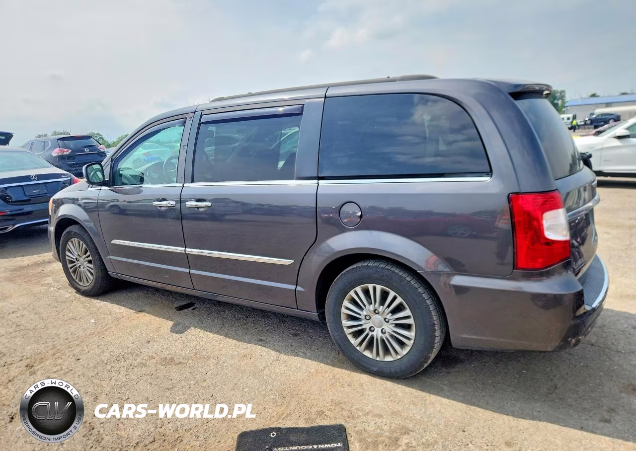 2015 Chrysler Town & Country Touring L VIN:2C4RC1CG3FR520608 - 2