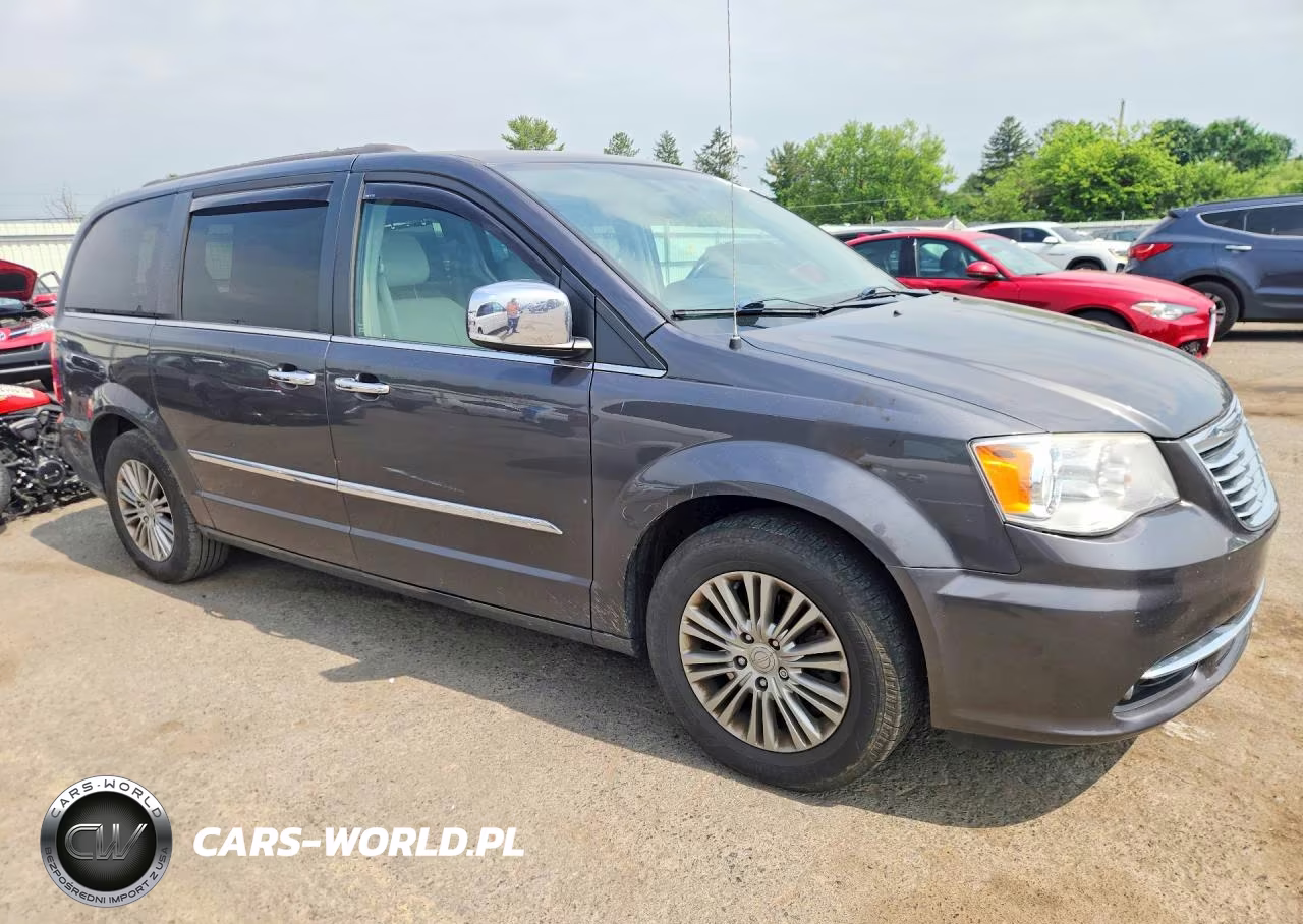 2015 Chrysler Town & Country Touring L VIN:2C4RC1CG3FR520608 - 4