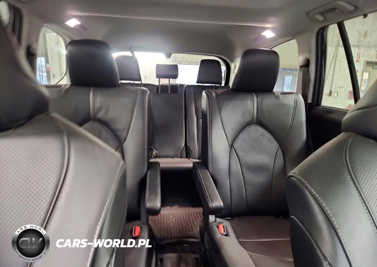 2026 Toyota Grand Highlander Platinum VIN:5TDAAAB54TS110681 - 10