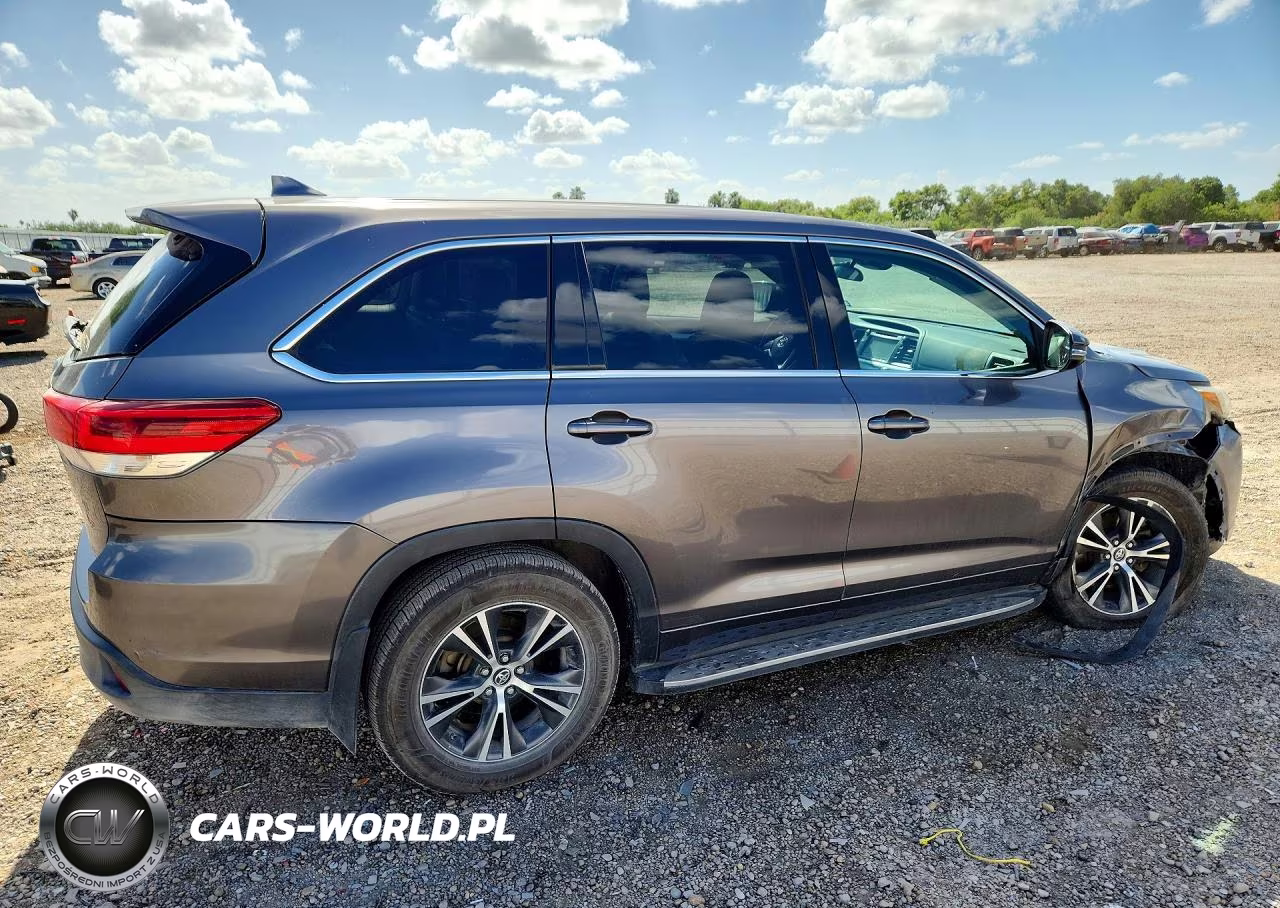 2017 Toyota Highlander Le Plus VIN:5TDZZRFH7HS198101 - 3
