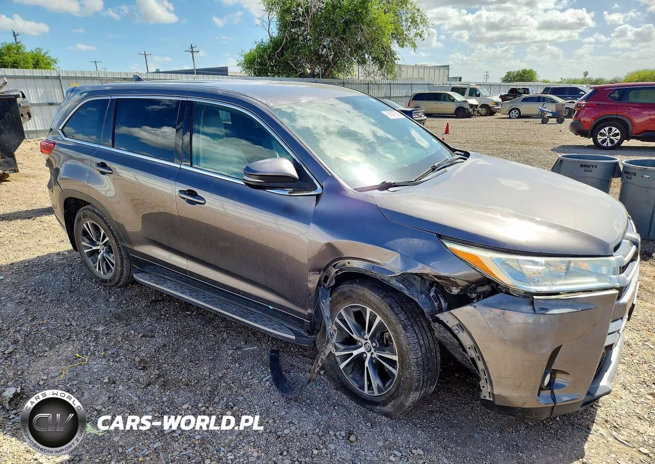 2017 Toyota Highlander Le Plus VIN:5TDZZRFH7HS198101 - 4