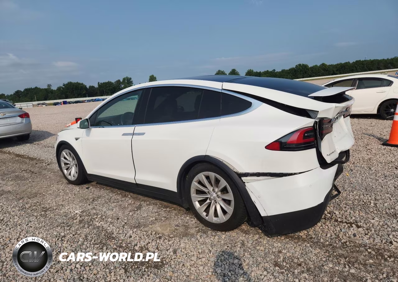 2016 Tesla Model X VIN:5YJXCBE25GF008828 - 2