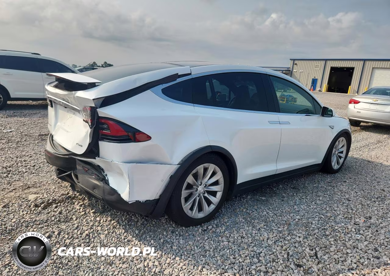 2016 Tesla Model X VIN:5YJXCBE25GF008828 - 3