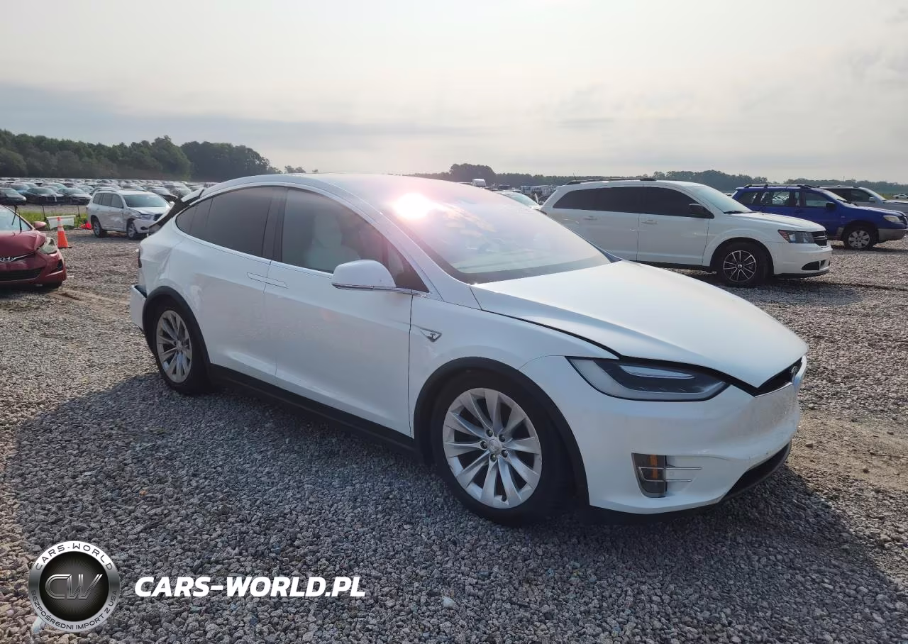 2016 Tesla Model X VIN:5YJXCBE25GF008828 - 4