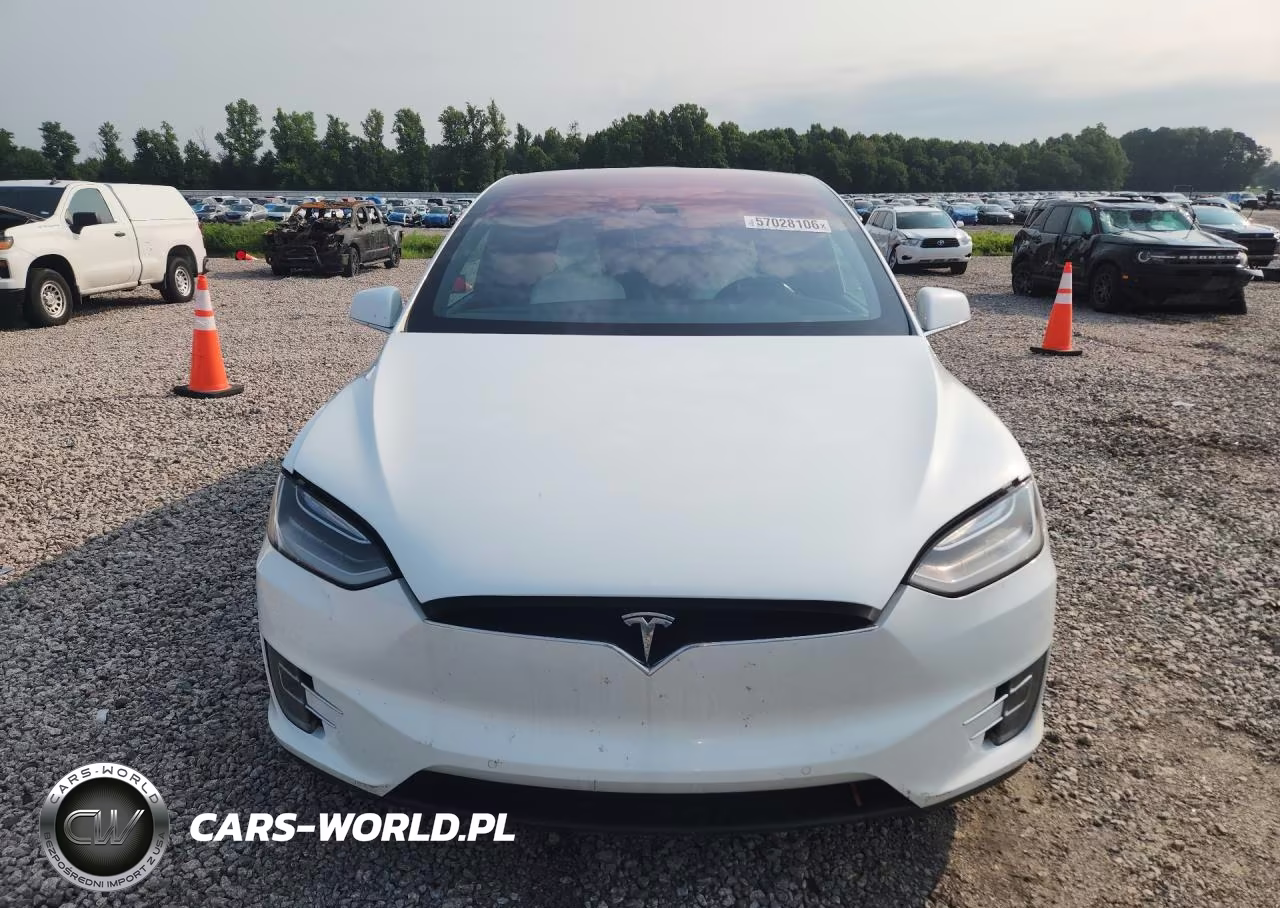 2016 Tesla Model X VIN:5YJXCBE25GF008828 - 5