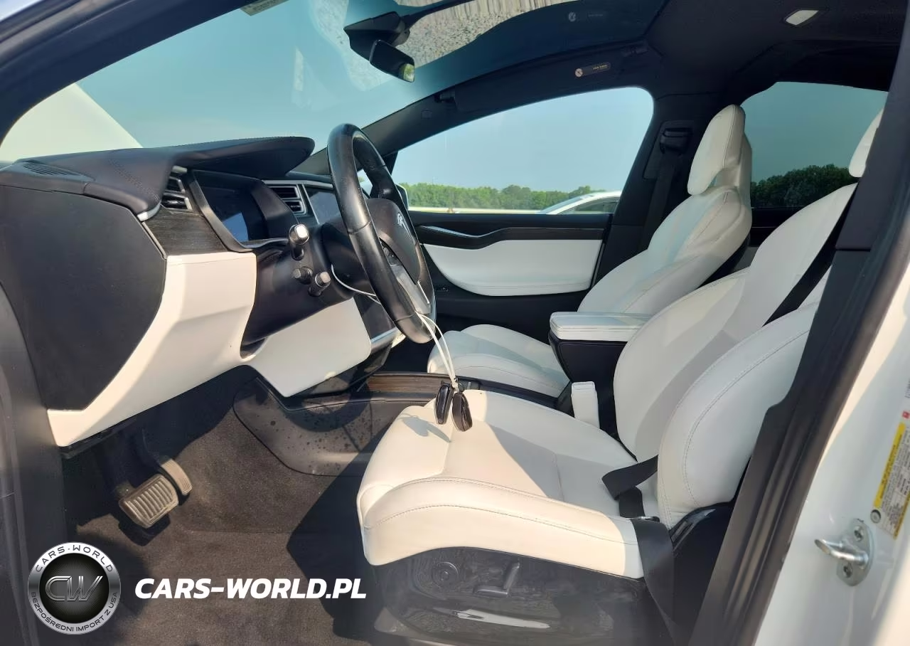 2016 Tesla Model X VIN:5YJXCBE25GF008828 - 7