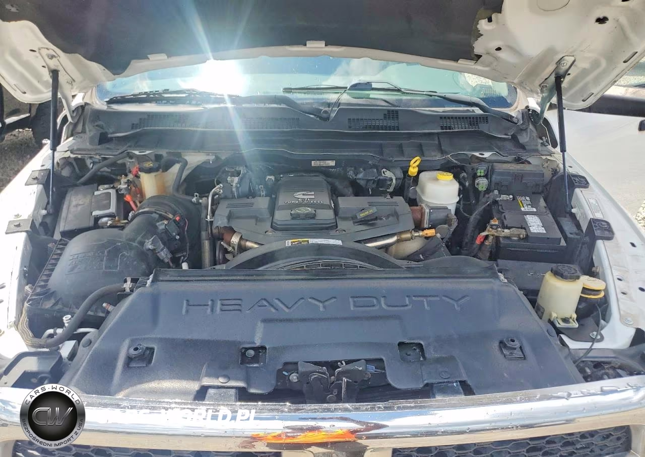 RAM 3500 ST VIN:3C63R3GL1JG220904 - 11