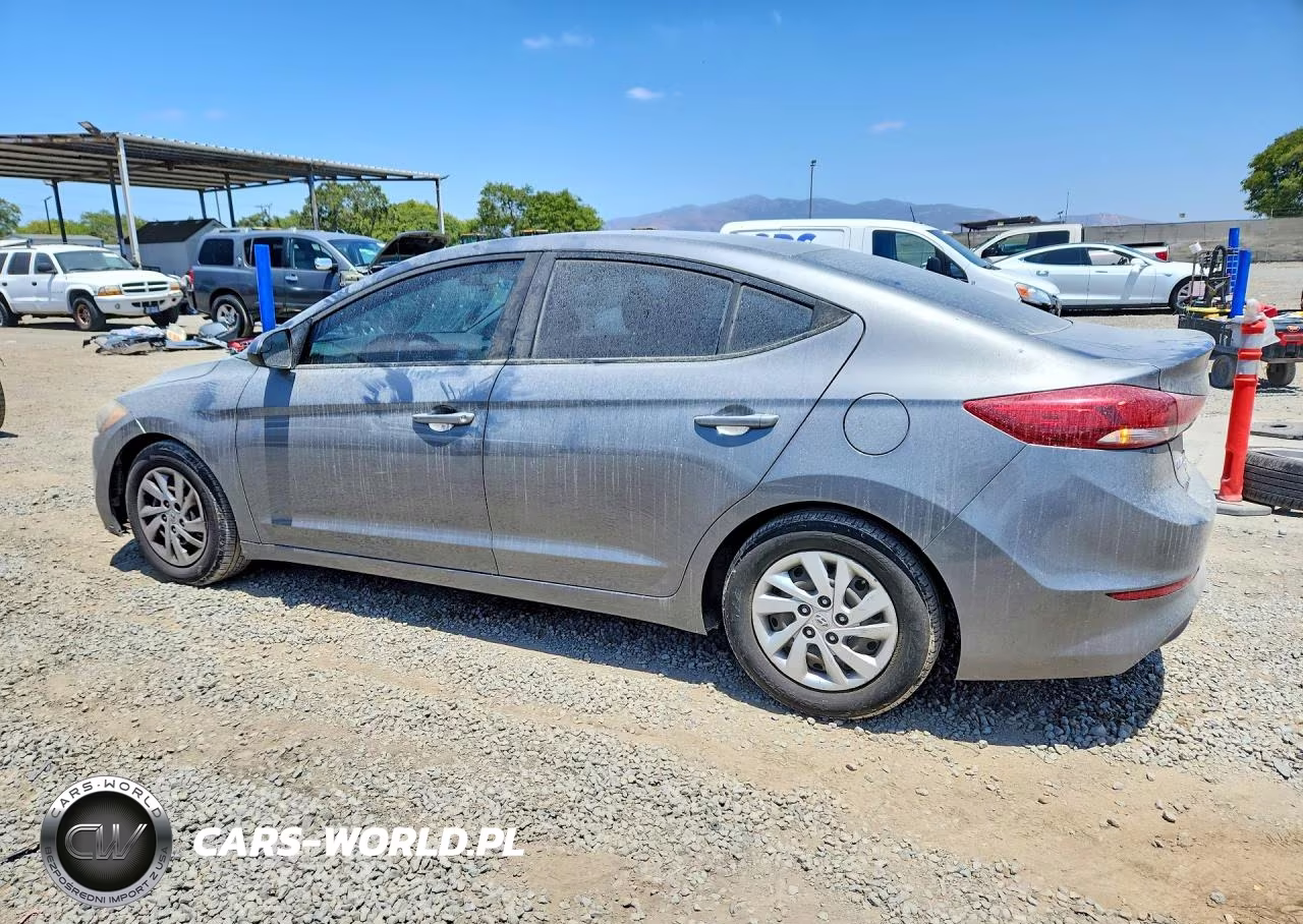2018 Hyundai Elantra Se VIN:5NPD74LFXJH329975 - 2